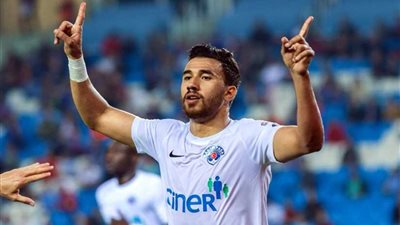 ترزيجيه يتجاهل حلقته مع رامز جلال وينشر صورًا له بالدورى التركي