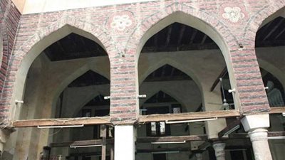 الآثار تبدأ ترميم مسجد ومدرسة أحمد البجم ‎ (صور)