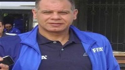 أيمن حافظ يعنف مهاجم الزمالك