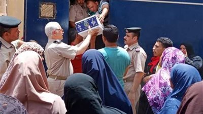 بالصور.. أمن القليوبية يوزع 5 آلاف كرتونة رمضان لمحدودي الدخل