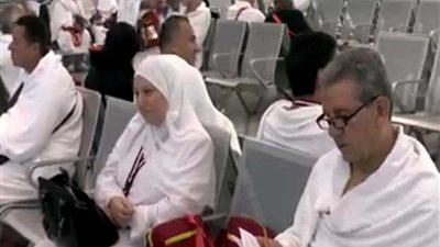 سفر بعثة العمرة للقوات المسلحة إلى الأراضي المقدسة.. (فيديو)