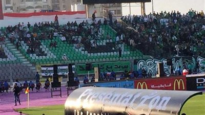 بالفيديو.. الجماهير تتوافد على المدرجات لمساندة منتخب الشباب