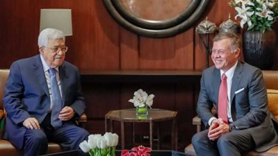 ملك الأردن يطمئن هاتفيًا على صحة الرئيس الفلسطيني