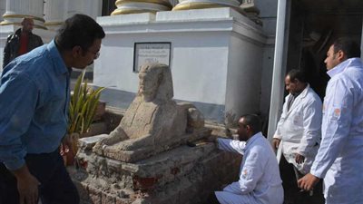 نقل تمثالين أثريين بعد ترميمهما بديوان عام محافظة المنيا