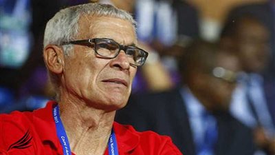 «كوبر» يحضر إفطار الجهاز الفني للفراعنة قبل ودية الكويت