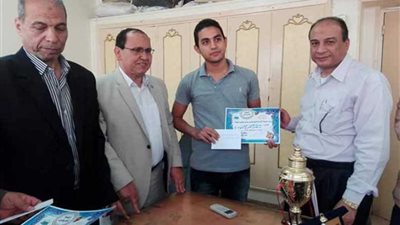 تكريم طلاب مطاي لحصولهم على المركز الرابع على مستوى الجمهورية في مسابقة أوائل الطلبة