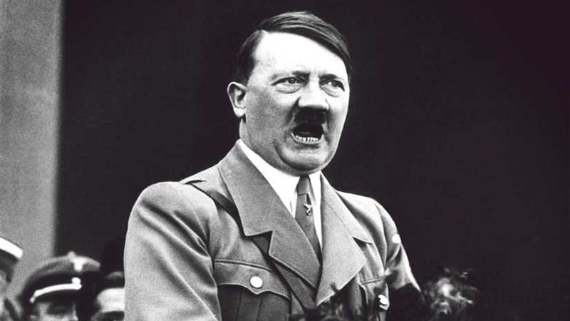 أسنان هتلر تبين سبب