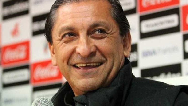 الأهلي ينجح في التعاقد