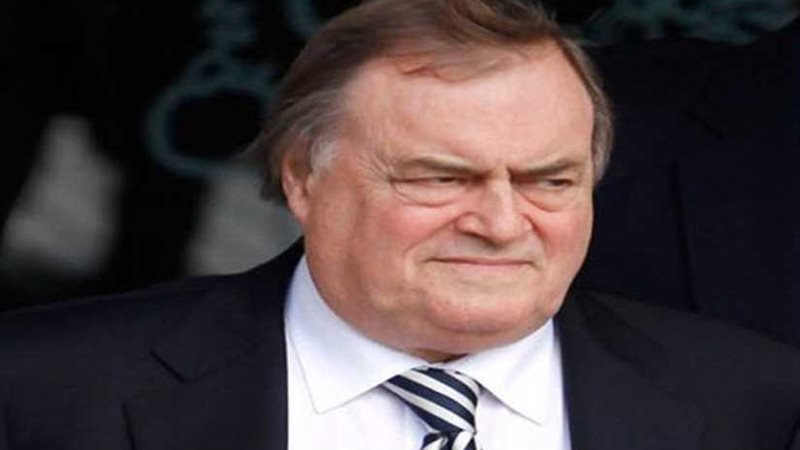 اللورد بريسكوت :