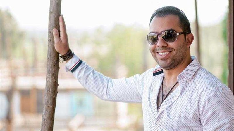 محمود عياد يطرح اشتقت