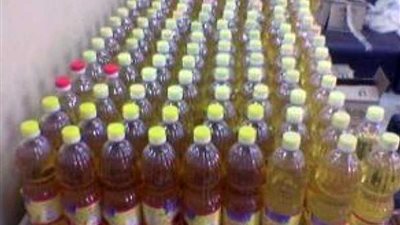 ضبط 5 أطنان زيوت طعام مجهولة المصدر ببني سويف