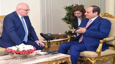 زعيم الأغلبية بالبرلمان الألماني للسيسي: قدمت نموذجا لتثبيت الدولة ونحرص على دعم مصر