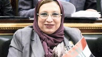 إيناس عبد الحليم: كيف دخلت سماعات البلوتوث غير المرئية إلى الأسواق المصرية