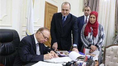 ننشر قائمة أوائل الشهادة الإعدادية بمدارس القاهرة (صور)