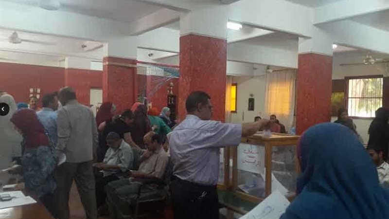 ​إقبال متوسط في انتخابات