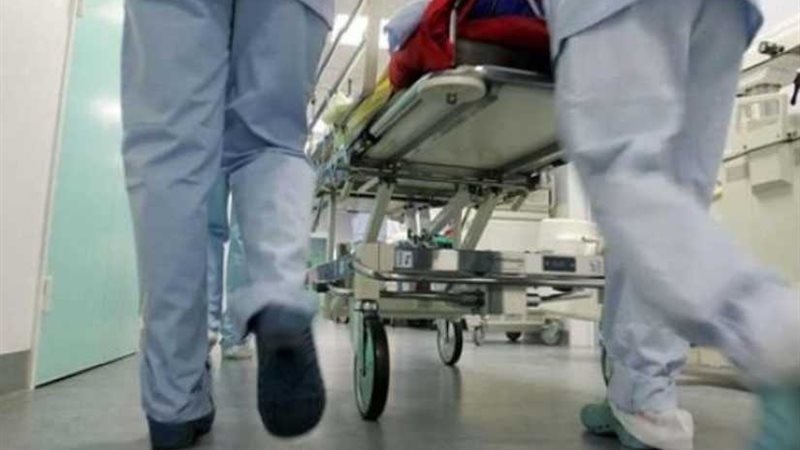 تسمم ربة منزل وابنيها