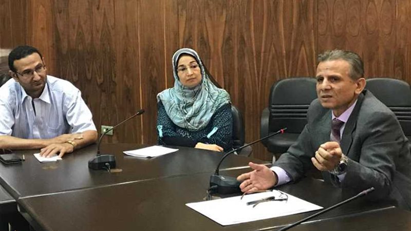 الشيخ يبحث مشاكل