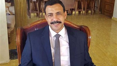 برلماني يطالب 