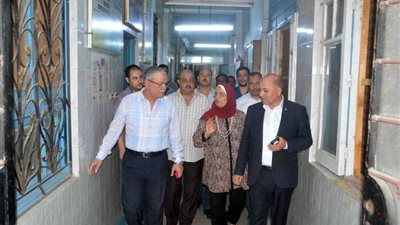 محافظ المنيا يتابع مستوى الخدمة بالمستشفى العام