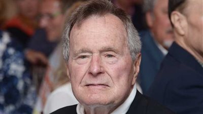 نقل الرئيس الأمريكي الأسبق جورج بوش الأب للمستشفى