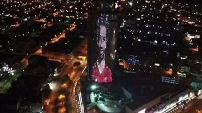 شاهد.. محمد صلاح على أعلى بناية في بغداد