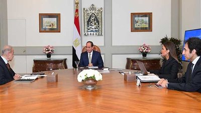 الرئاسة: السيسي يوجه بمواصلة جهود الحكومة لجذب الاستثمارات الأجنبية