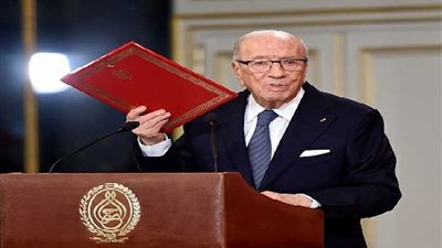 الرئيس التونسي يقرر تعليق العمل بوثيقة قرطاج لأجل غير مسمى