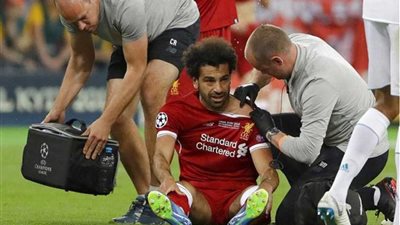 طبيب ليفربول: النجم محمد صلاح قد لا يلحق بمباراة مصر وأوروجواي