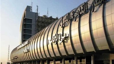 شرطة ميناء القاهرة تحبط تهريب 68 عملة أثرية