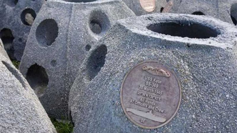 نصب تذكاري تحت الماء