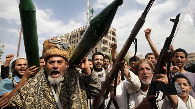 الحوثيون ينهبون المقرات