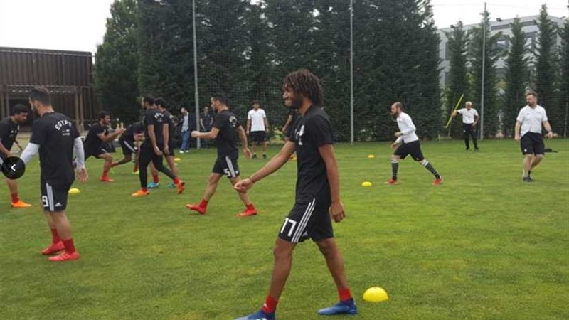 منتخب مصر يؤدي أول
