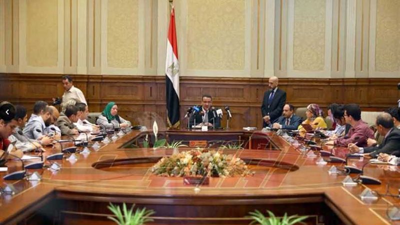 حسب الله يستعرض جهود