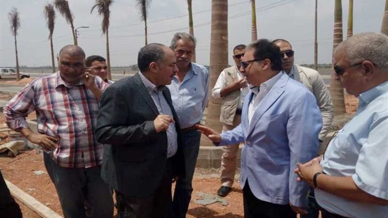 وزير الصحة يحذر أطباء