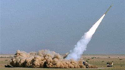 القوات اليمنية تعثر على صواريخ باليستية ومضادة للسفن تابعة للحوثيين 