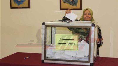 إقبال كثيف فى انتخابات النقابات العمالية بمؤسسة روزاليوسف (صور)