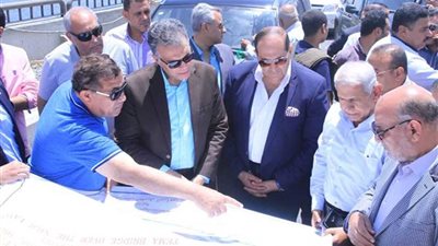 وزير النقل يتابع تنفيذ محور كوبري طما العلوي بتكلفة 1.55 مليار جنيه