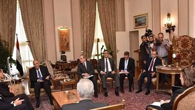 شكري يلتقي وفداً من مجلس النواب الأمريكي