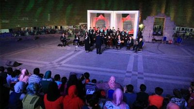 بالصور.. عروض موسيقى عربية وفنون شعبية بسور القاهرة الشمالي