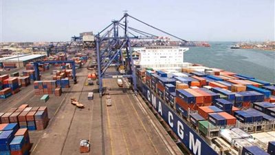 تداول 23 سفينة حاويات وبضائع عامة بموانئ بورسعيد