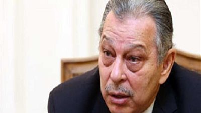 فوز فتحي البرادعي وزير الإسكان الأسبق بجائزة جامعة عين شمس للعمارة