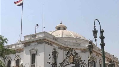 الطائرات المروحية تجوب ميدان التحرير بأعلام مصر والقوات المسلحة