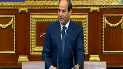 السيسي يبدأ فترته الجديدة بالوقوف دقيقة حدادًا للشهداء وتقديرًا لتضحيات أمتنا..(فيديو)