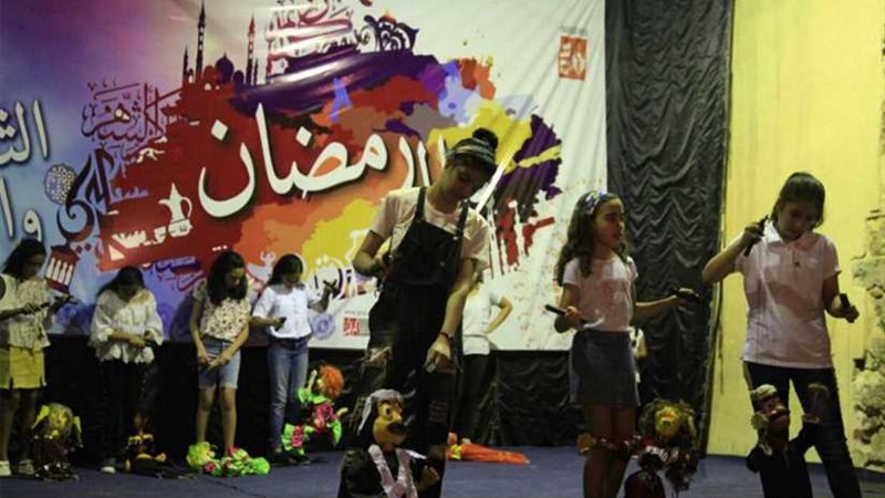 كورال وعرائس بشارع