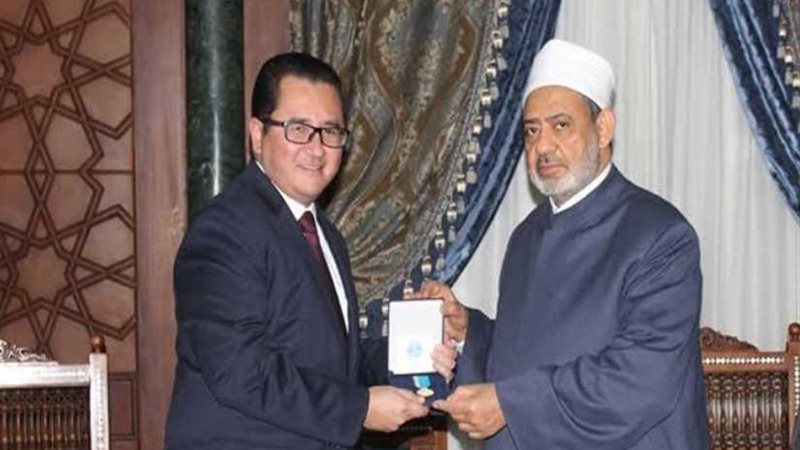 الإمام الأكبر يترأس