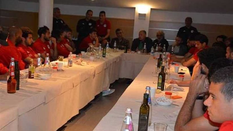 ابوريدة يجتمع باللاعبين