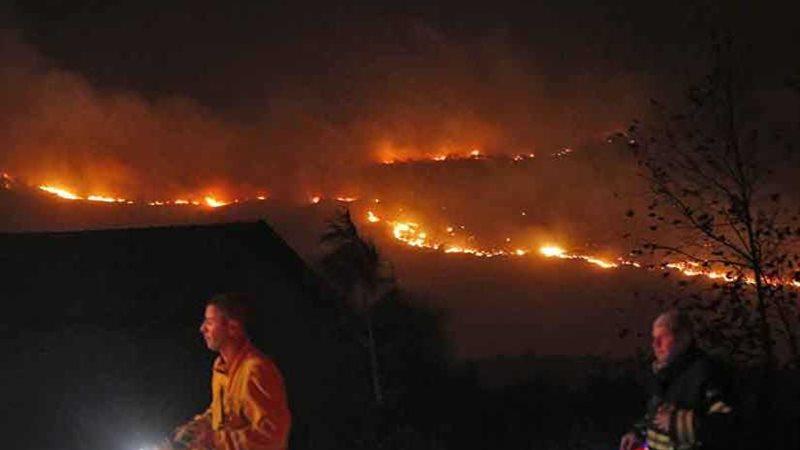 حرائق مروعة تلتهم