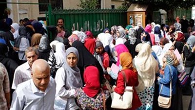 فرحة بين طلاب ثانوية بني سويف لسهولة امتحان اللغة العربية