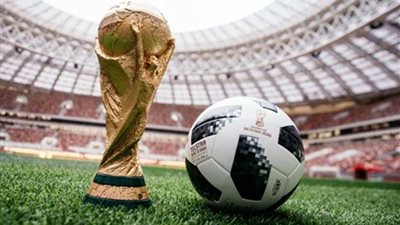 كرة فضائية في المباراة الافتتاحية بكأس العالم