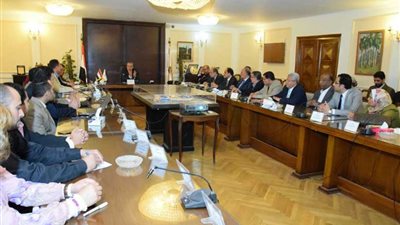 «التموين» تدرس ربط قواعد بيانات السجل التجاري بالقطاع المصرفي